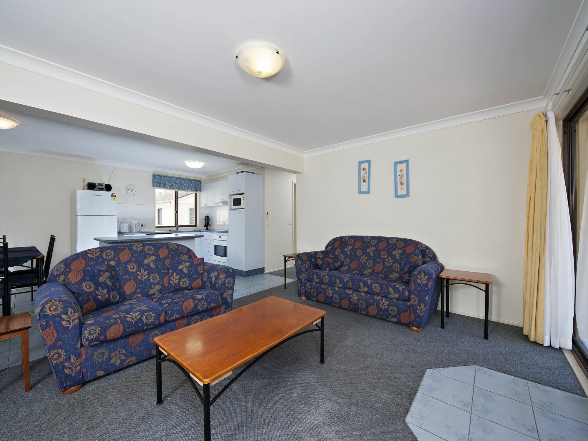 Government Road, 16b, The Breakers Apartment *